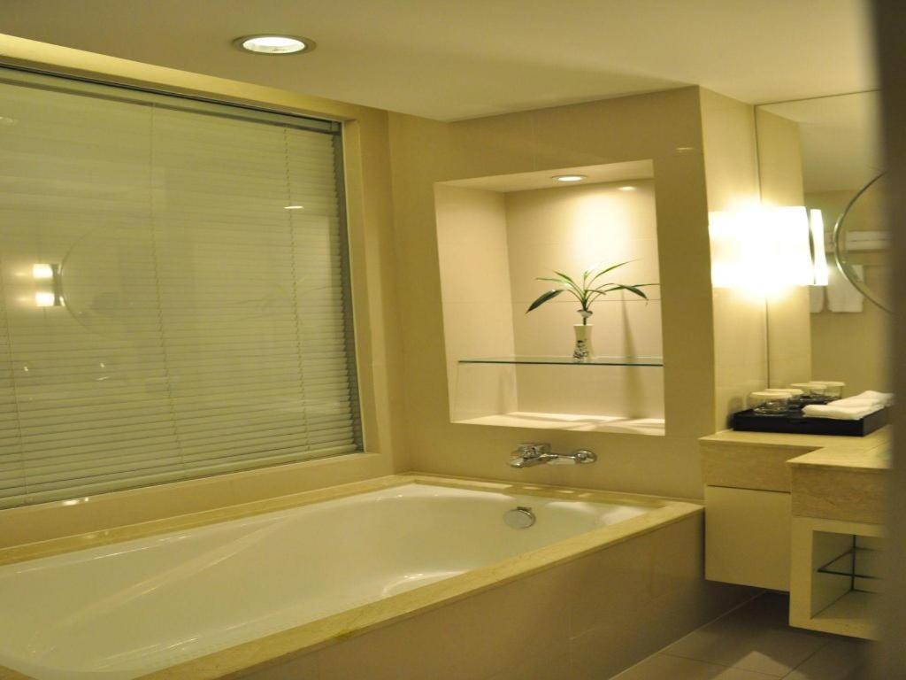 Jinjiang Metropolo Classiq Ymca People Square Hotel Shanghai