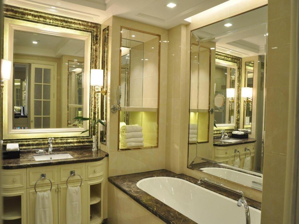 Jinjiang Metropolo Classiq Ymca People Square Hotel