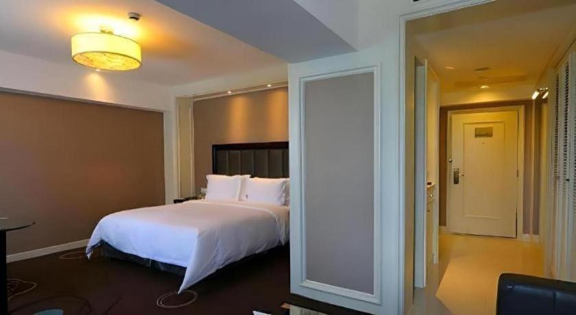 Hotel Jinjiang Metropolo Classiq Ymca People Square 4*