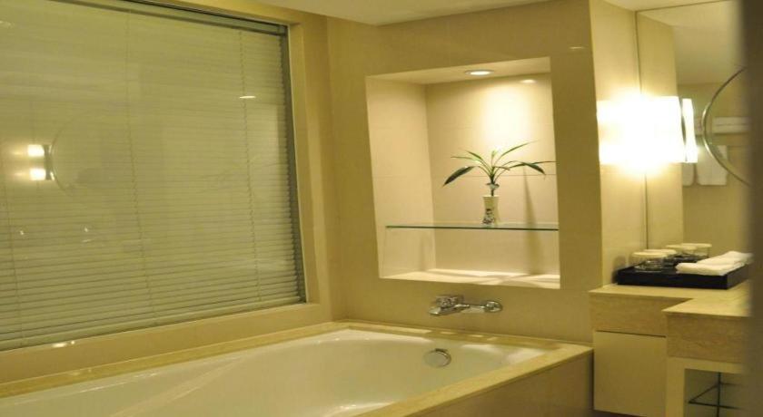 Jinjiang Metropolo Classiq Ymca People Square Hotel