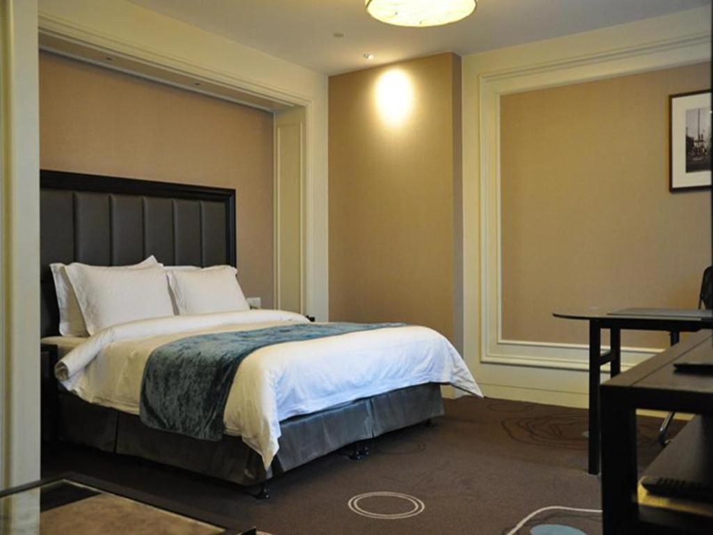 Jinjiang Metropolo Classiq Ymca People Square Hotel